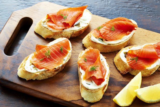 Les canapés de saumon fumé: Repas de Noël: les 5 aliments les plus